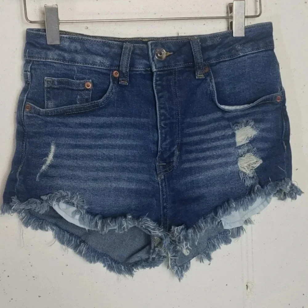 H&M 6 jean distressed‎ jean shorts